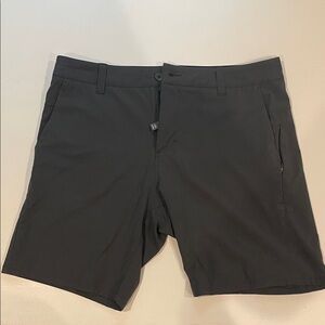 Men’s Vuori Aim Short Size 32 Charcoal